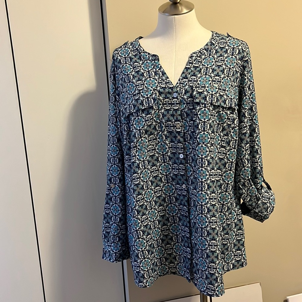 ‼️CLOSET CLOSING‼️Excellent Condition Blue Patterned Button-Down Blouse - 1X